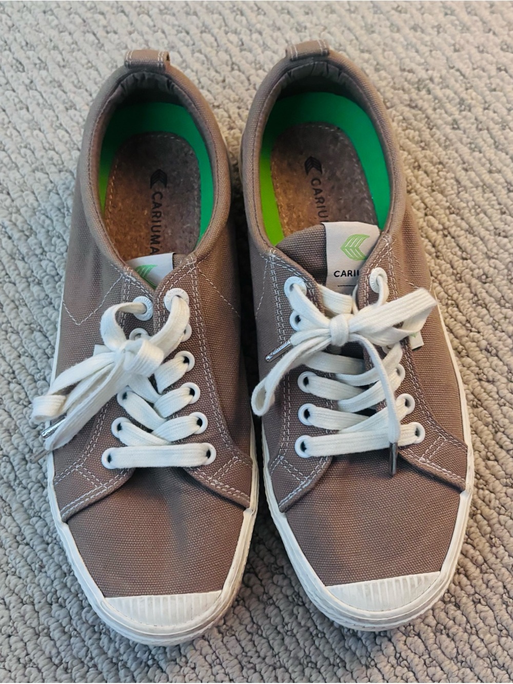 Cariuma Moss Green Canvas Sneakers - Size 10 in mint condition